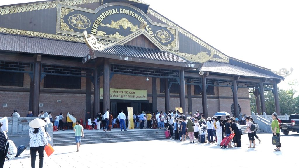 Khóa tu về nguồn